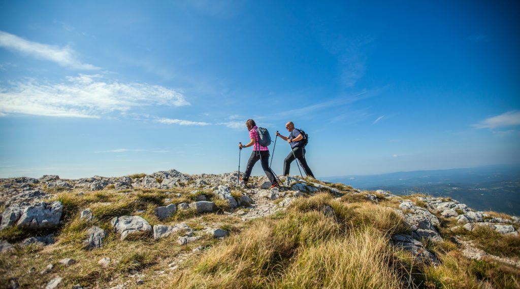 trekking nella natura selvaggia sulle montagne di Santa Domenica Talao nella valle del lao nel parco nazionale del pollino con scopri talao